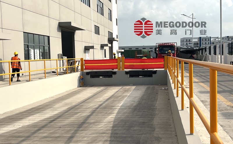 守护生命线:装卸月台安全护栏(Dock Guardian)——智能防护,防患未然缩略图 守护生命线:装卸月台安全护栏(Dock Guardian)——智能防护,防患未然缩略图